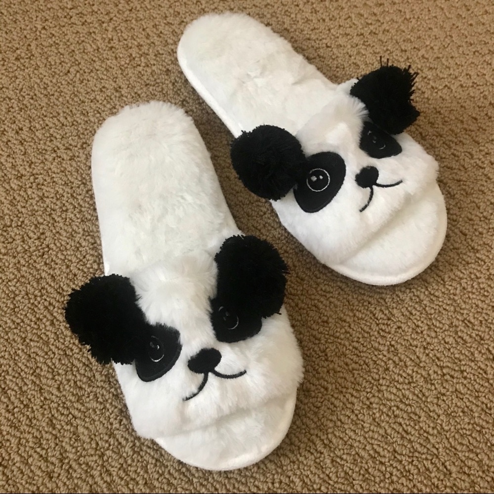 NWT Caramella Bubble Fuzzy Panda Slippers